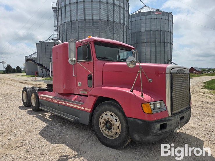 1996-freightliner-fld120-image-3