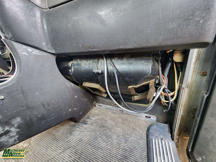 2010-kenworth-t800-image-19