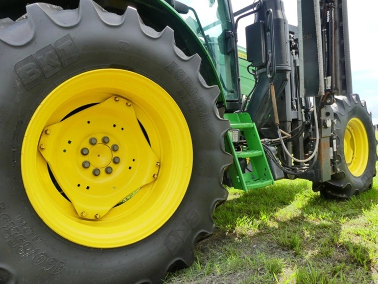 2024-john-deere-6110m-image-6