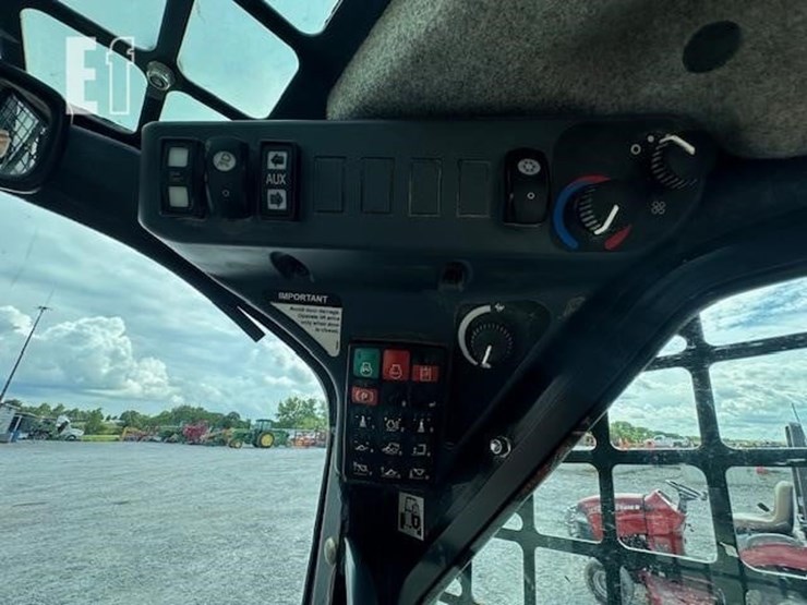 deere-317g-image-23