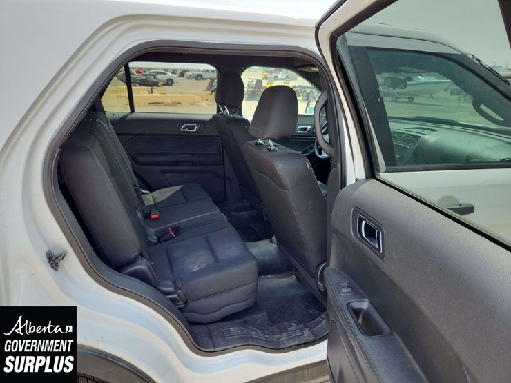2015-ford-explorer-image-14