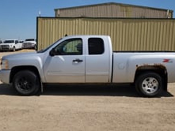 2011-chevrolet-silverado-1500-image-5