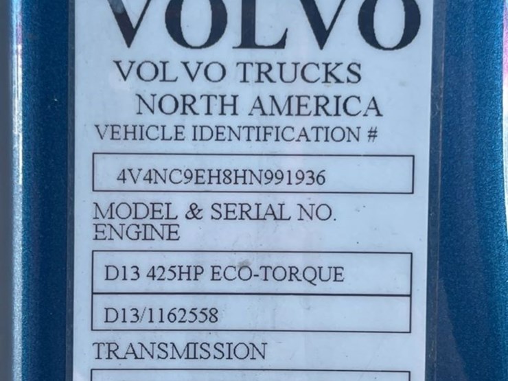 2017-volvo-vnl780-image-7