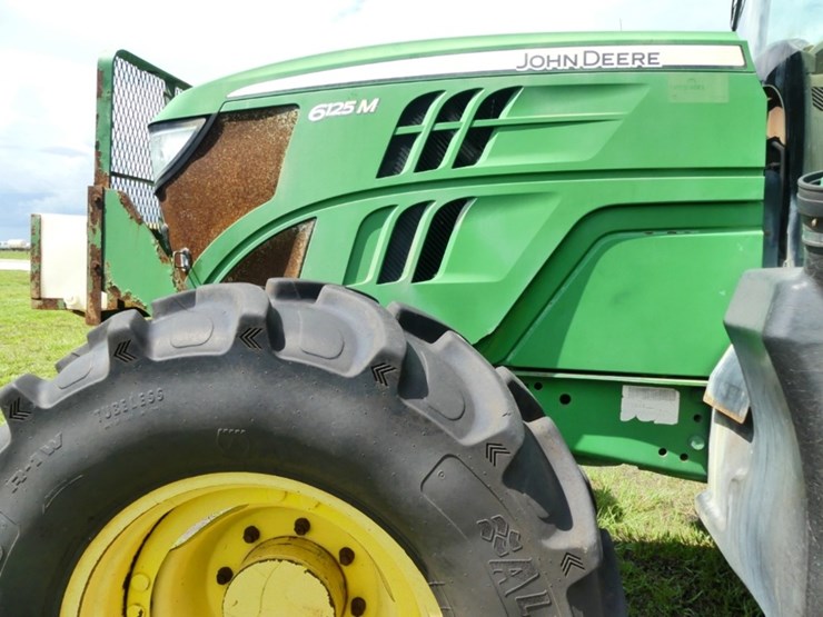 2014-john-deere-6125m-image-8