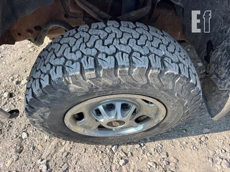 2011-chevrolet-silverado-2500hd-lt-image-14