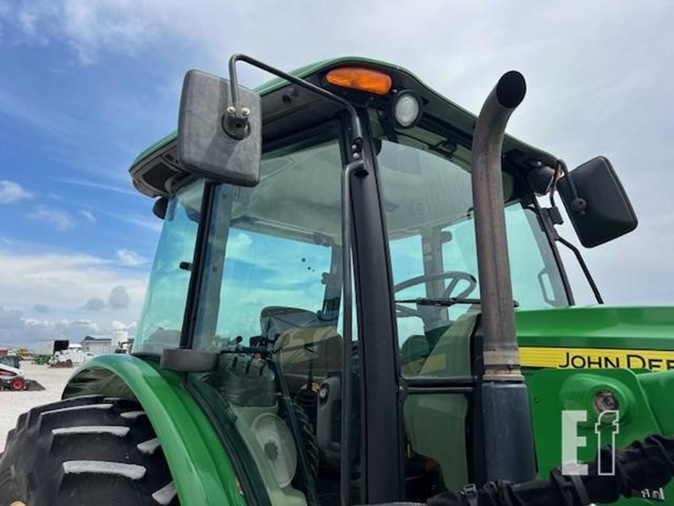 john-deere-6105d-image-22