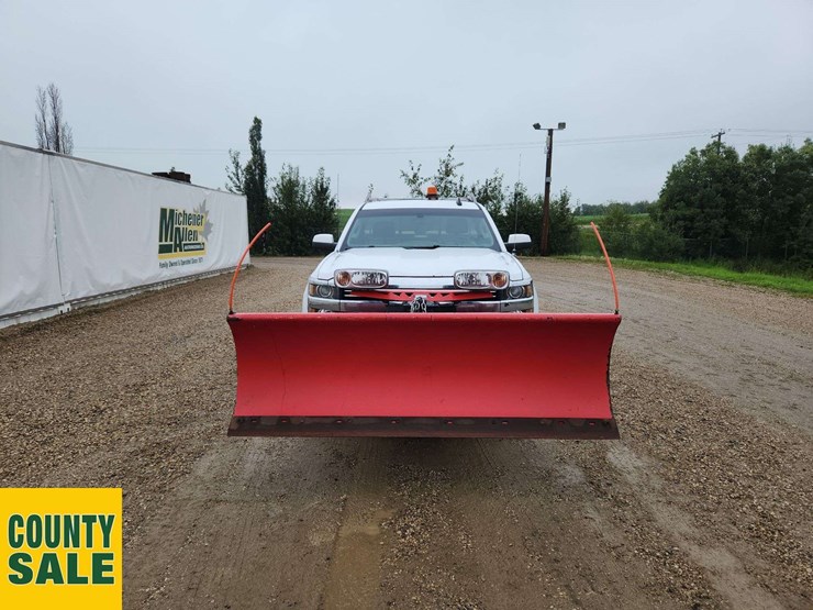2015-chevrolet-silverado-2500hd-image-15