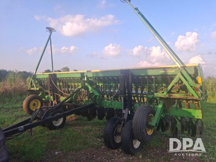 john-deere-520-image-6