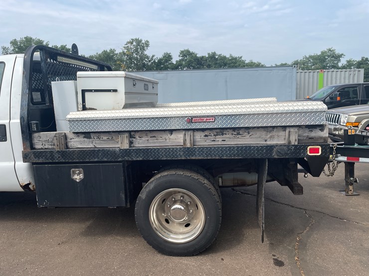 2003-ford-f550-image-25
