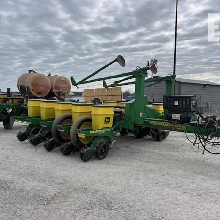 JOHN DEERE 1770