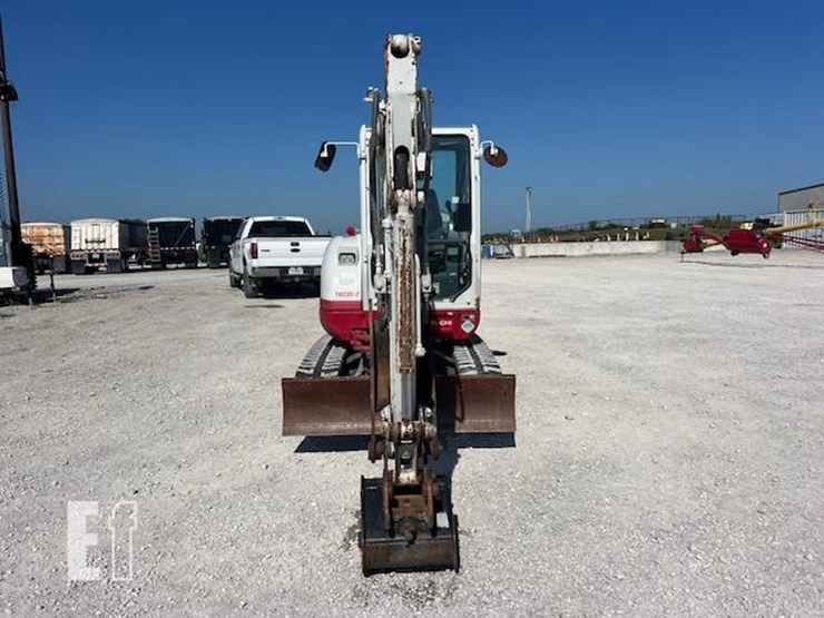 takeuchi-tb235-2-image-8