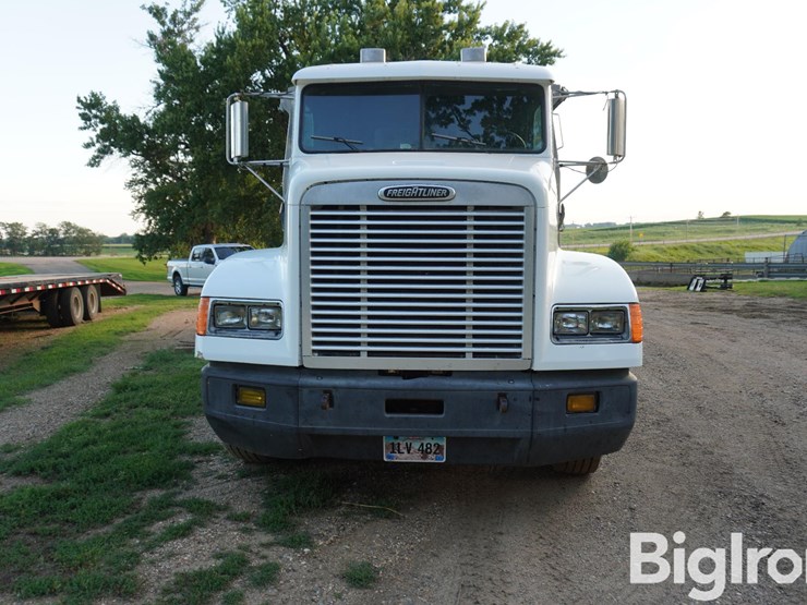 2000-freightliner-fld112-image-2