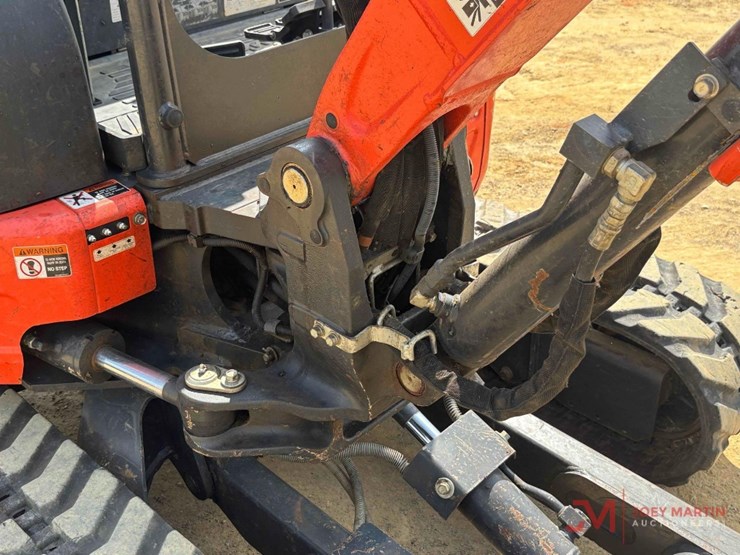 2021-kubota-kx033-4-image-10