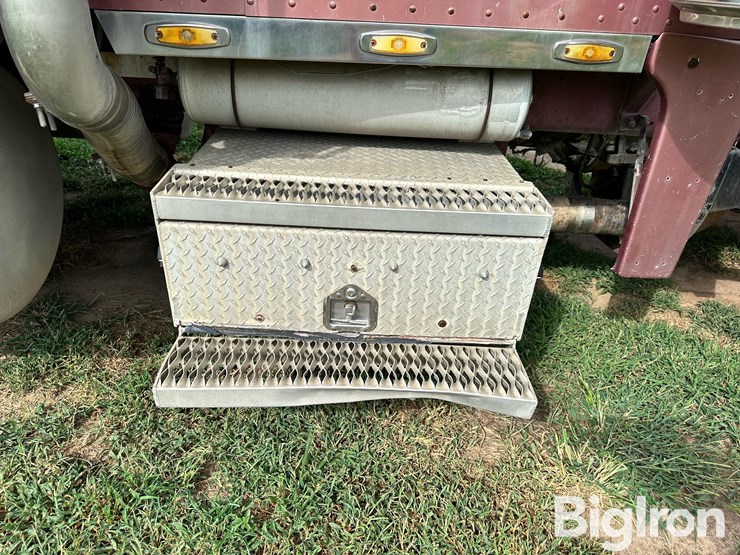 1989-peterbilt-379-image-13