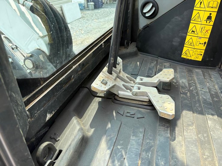 2021-bobcat-e26-image-20