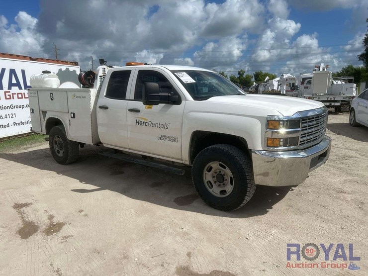 2019-chevrolet-silverado-image-2