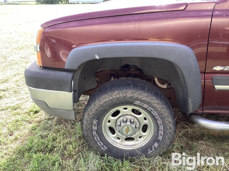 2003-chevrolet-silverado-2500-image-9
