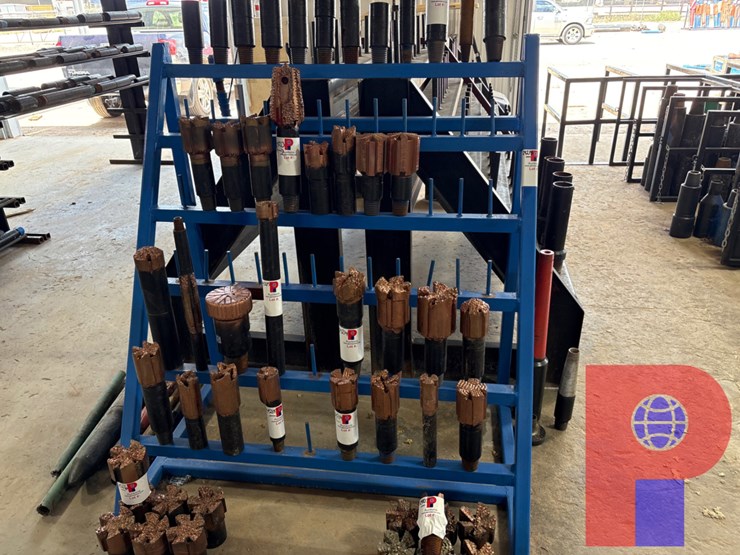 57”-x-38”-x-62”-tool-rack-image-1