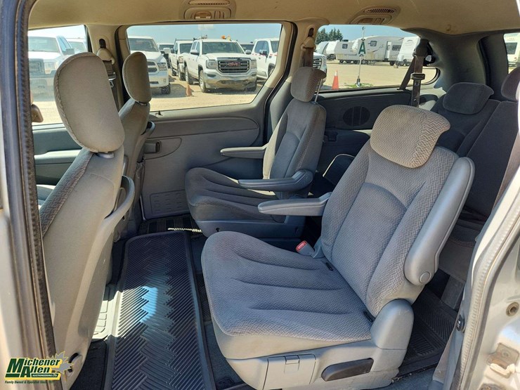 2006-chrysler-town-&-country-image-13