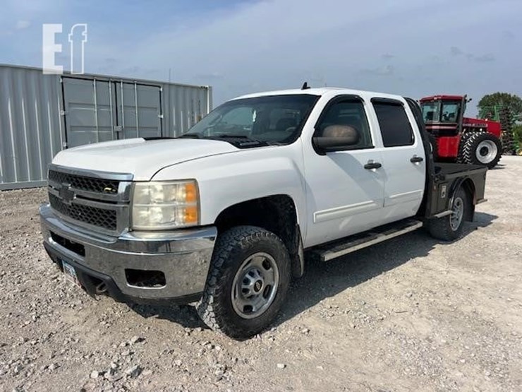 2011-chevrolet-silverado-2500hd-lt-image-1