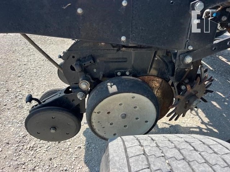 2008-kinze-3800sds-image-57