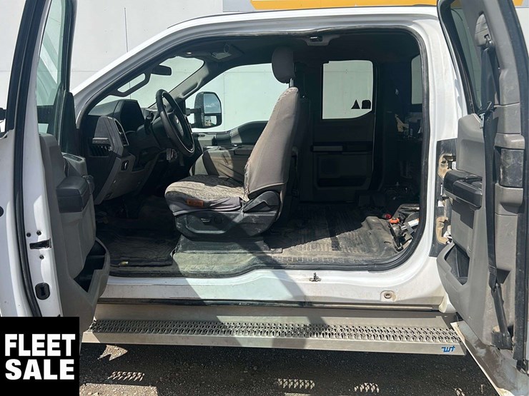 2021-ford-f350-image-4