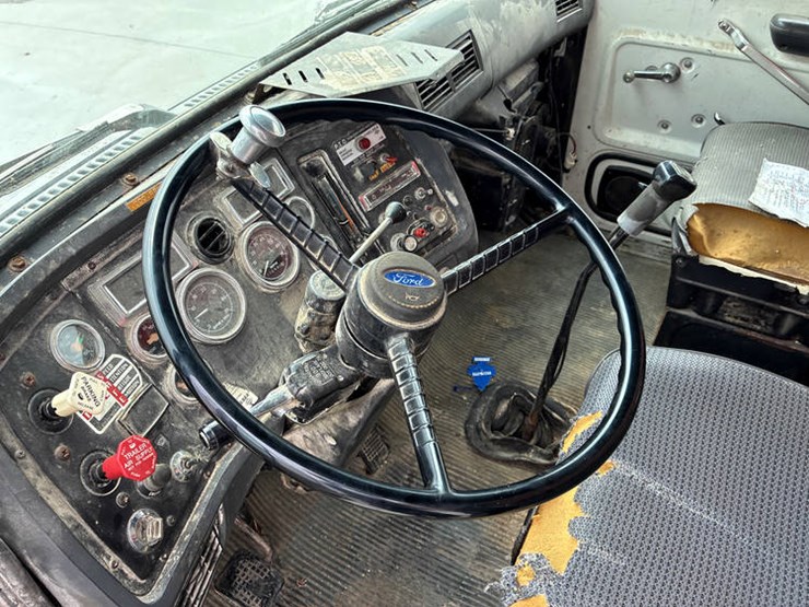 1992-ford-l-image-70