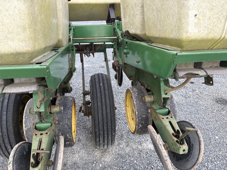 john-deere-7000-image-8