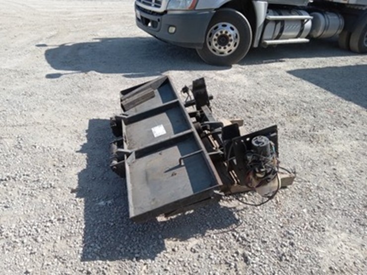 lot#--maxon-liftgate-image-2
