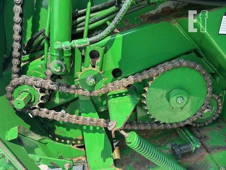 2009-john-deere-568-image-13