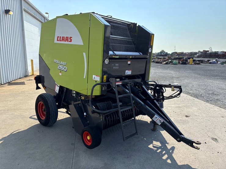 claas-rollant-260-image-5