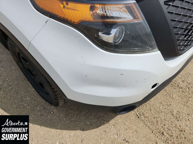2015-ford-explorer-image-28