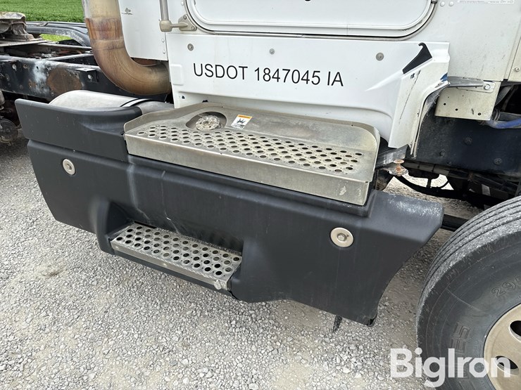 2002-kenworth-t600-image-16