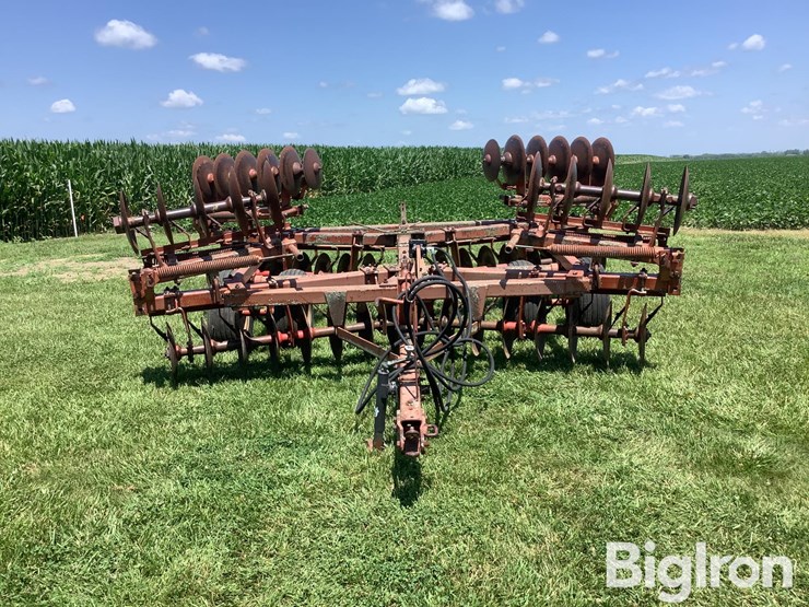 massey-ferguson-620-image-2