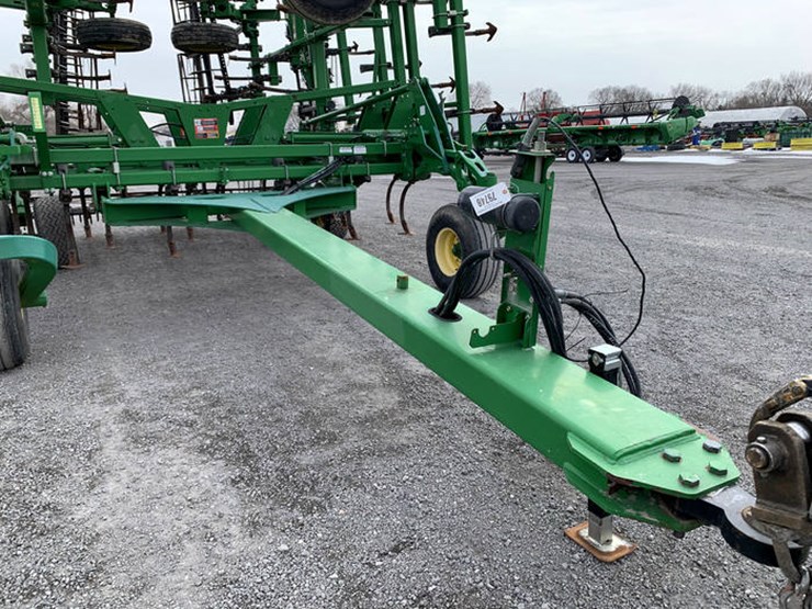 2013-john-deere-2210-image-2