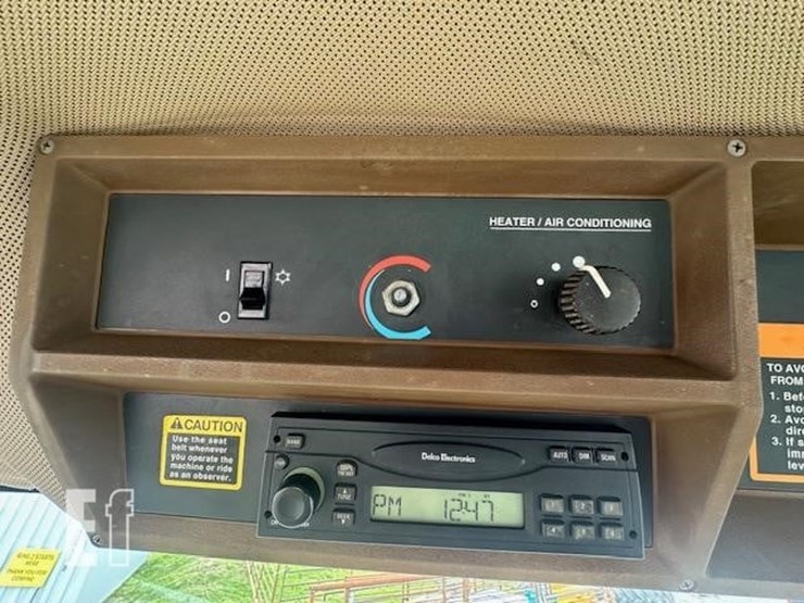 1997-john-deere-4890-image-38