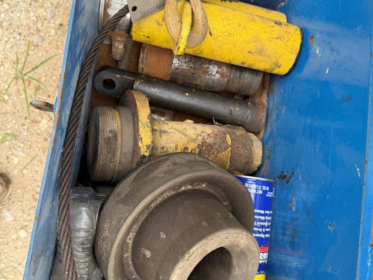 evco-85-ton-power-swivel-mtd.-on-19’-t/a-gooseneck-trailer-image-5