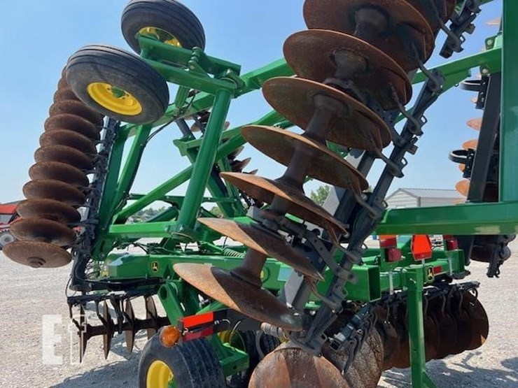 2014-john-deere-2623-image-23
