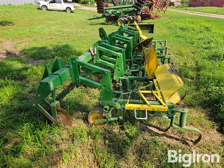 john-deere-825-image-8