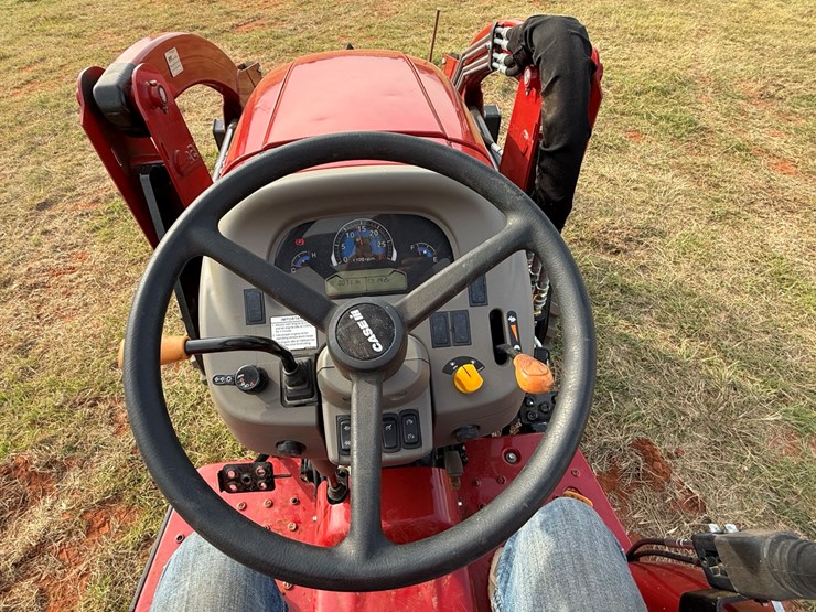 case-ih-farmall-35a-image-19