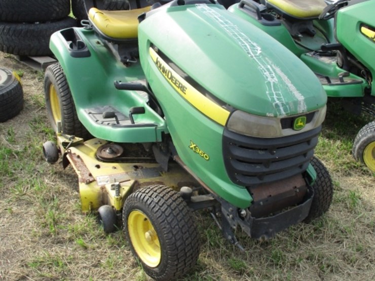 john-deere-x360-image-1