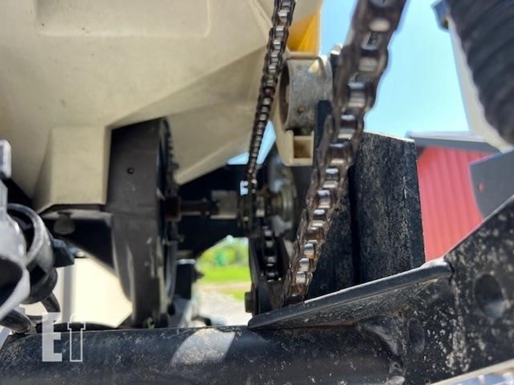 2001-kinze-3500-image-37