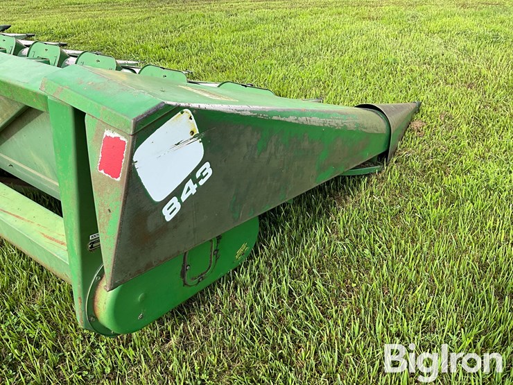 john-deere-843-image-16