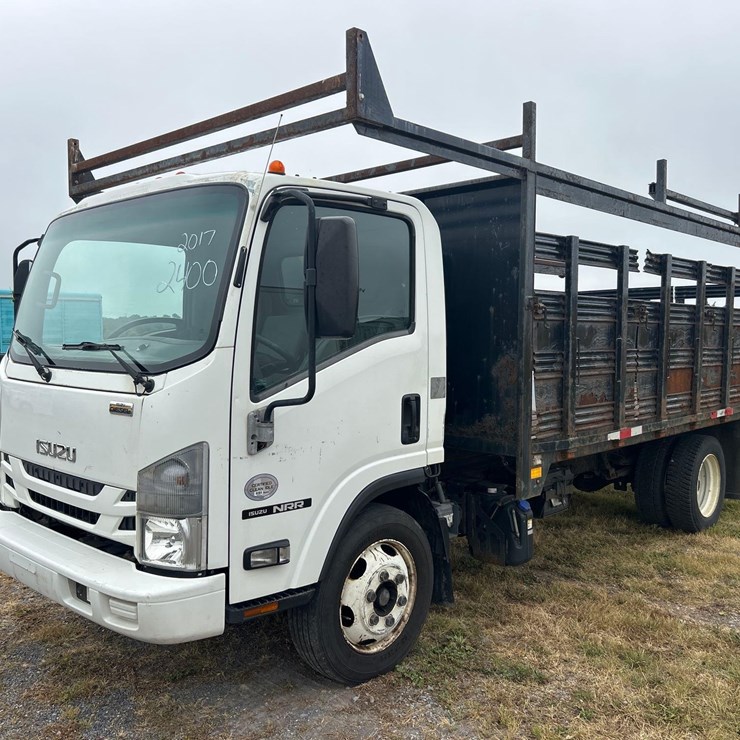 2017 ISUZU NPR