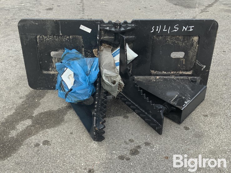 2025-kit-containers-qt-tp-skid-steer-tree/post-puller-image-2