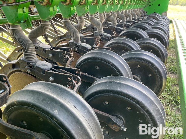 2002-john-deere-450-image-15