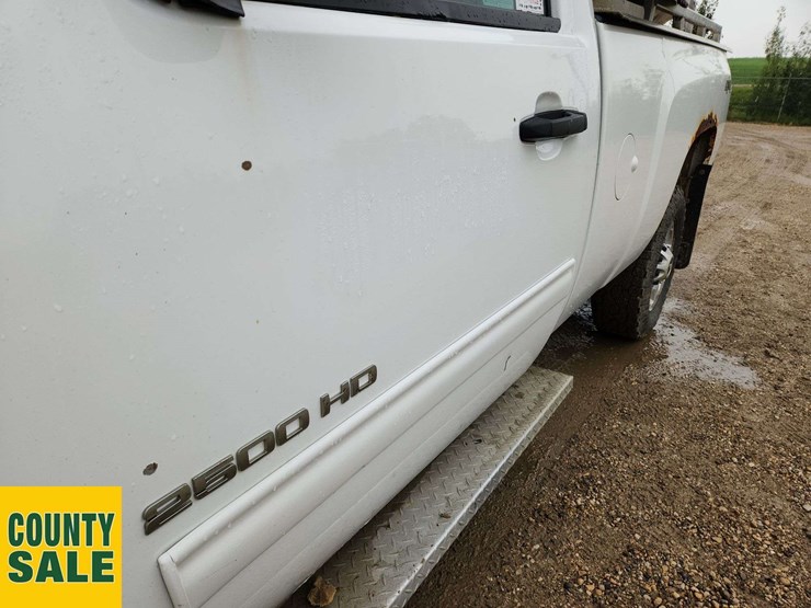 2012-chevrolet-silverado-2500hd-lt-image-33