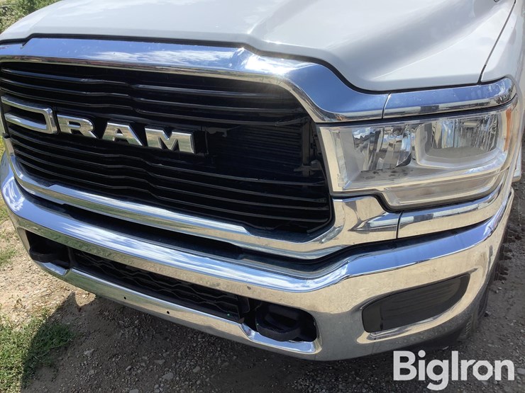 2021-ram-3500-big-horn-image-14