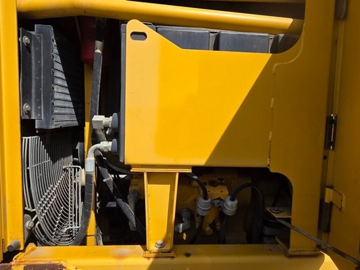 2001-deere-670c-image-51