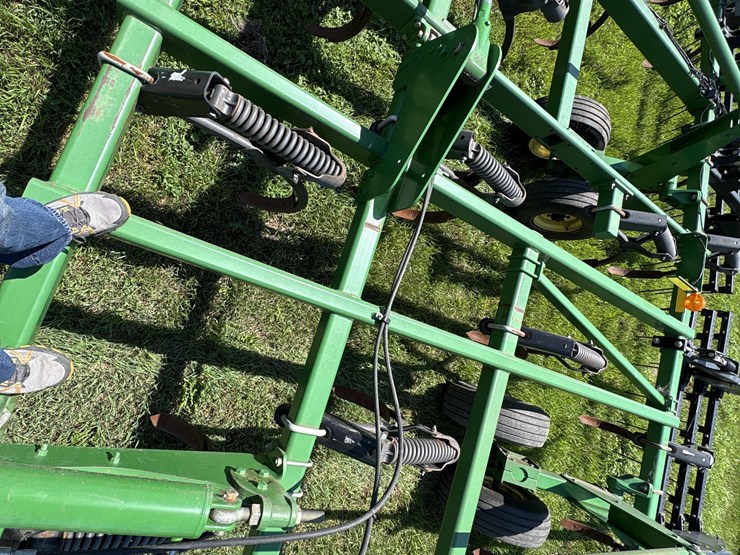 2010-john-deere-2410-image-19